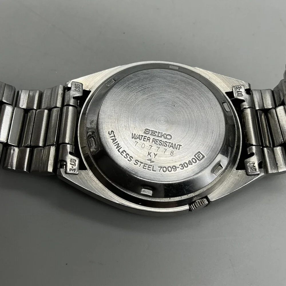 Vintage Seiko 5 7009-3040 Mens Watch 37mm Date Automatic NON WORKING For Parts
